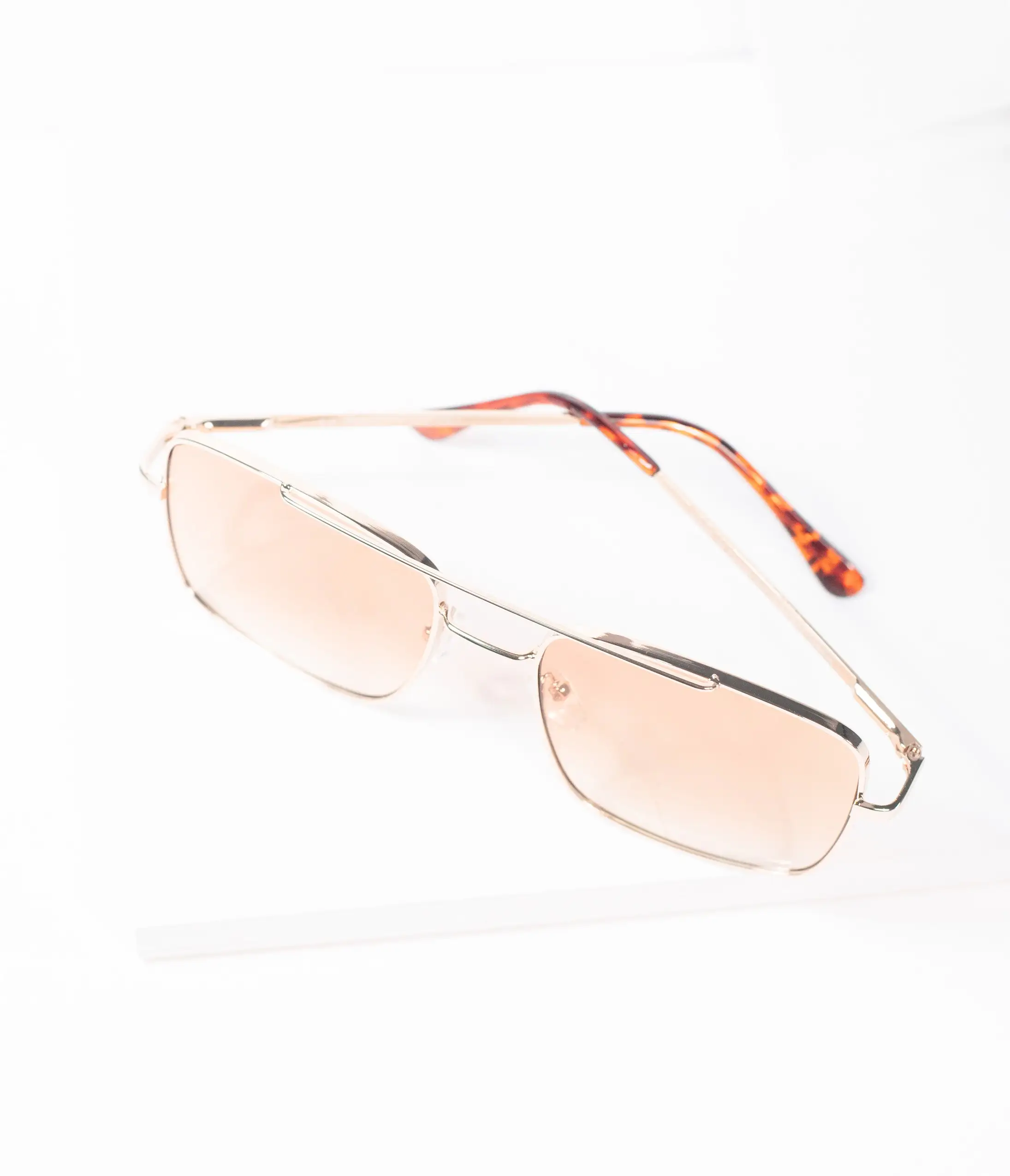 AJ Morgan Eyewear (B2B Wholesale) Gold & Amber Square Issue Sunglasses - Image 3