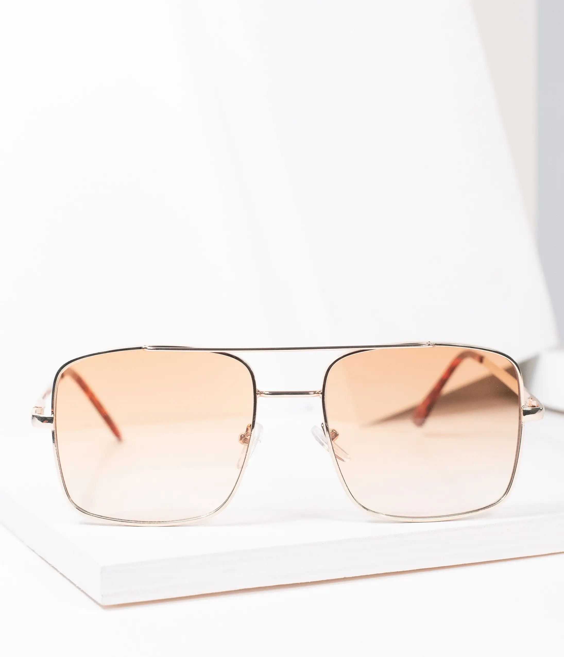 AJ Morgan Eyewear (B2B Wholesale) Gold & Amber Square Issue Sunglasses - Image 5