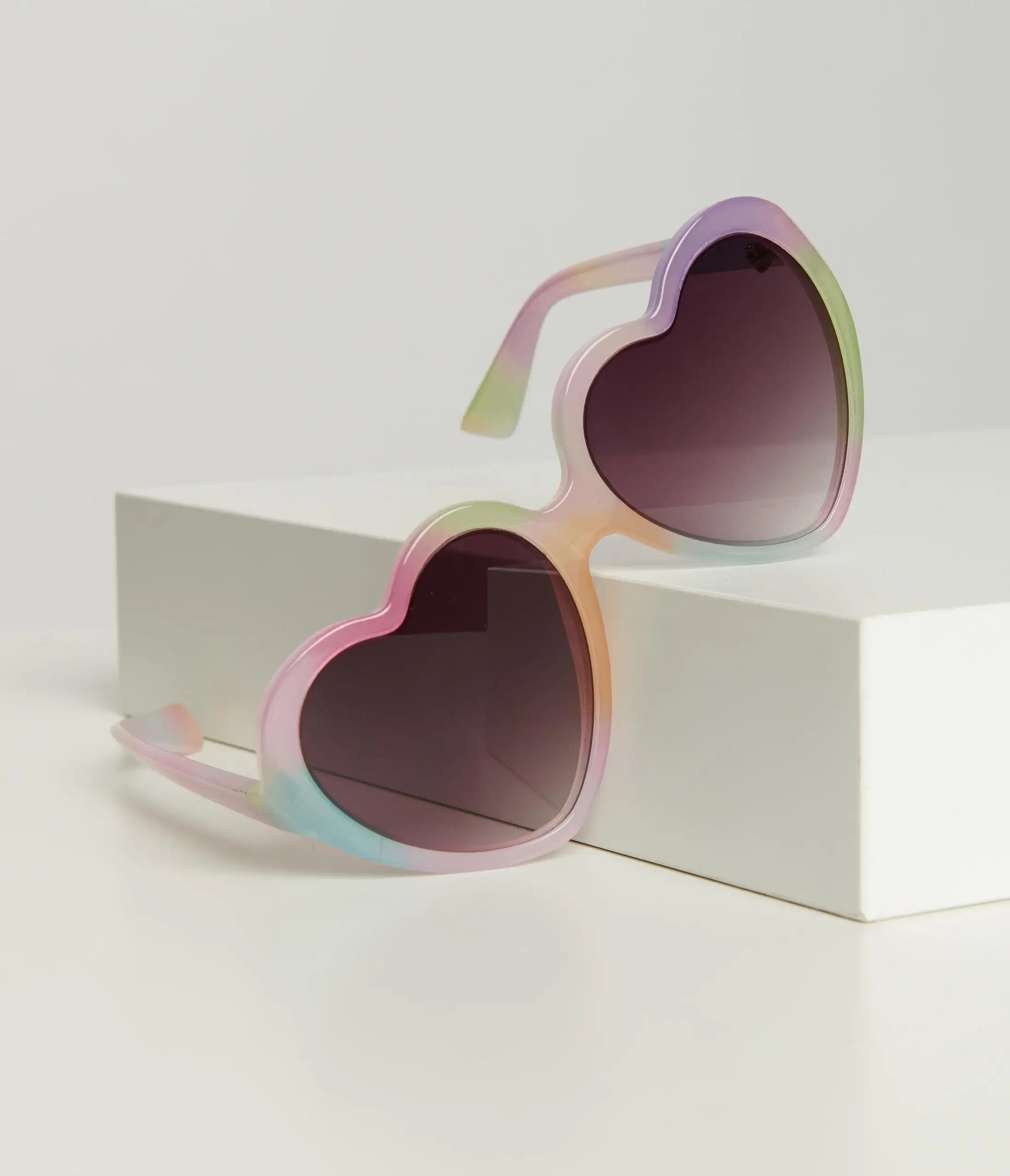 AJ Morgan Eyewear (B2B Wholesale) Pastel Rainbow Ombre Candy Heart Sunglasses