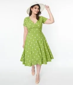 Unique Vintage Plus Size Green & White Dot Short Sleeve Delores Swing Dress