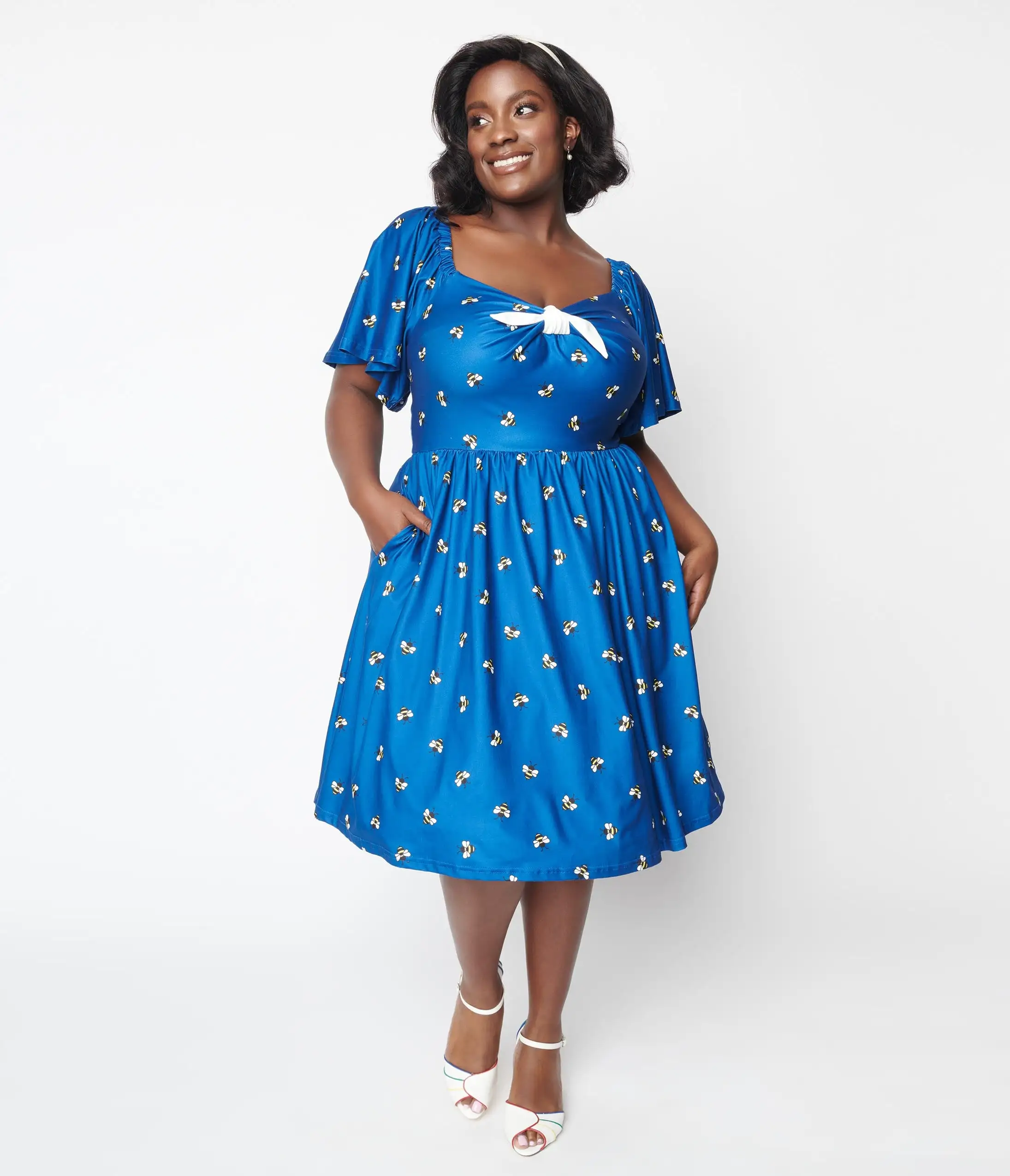 Unique Vintage Curve Blue Bee Print Swing Dress - Image 4
