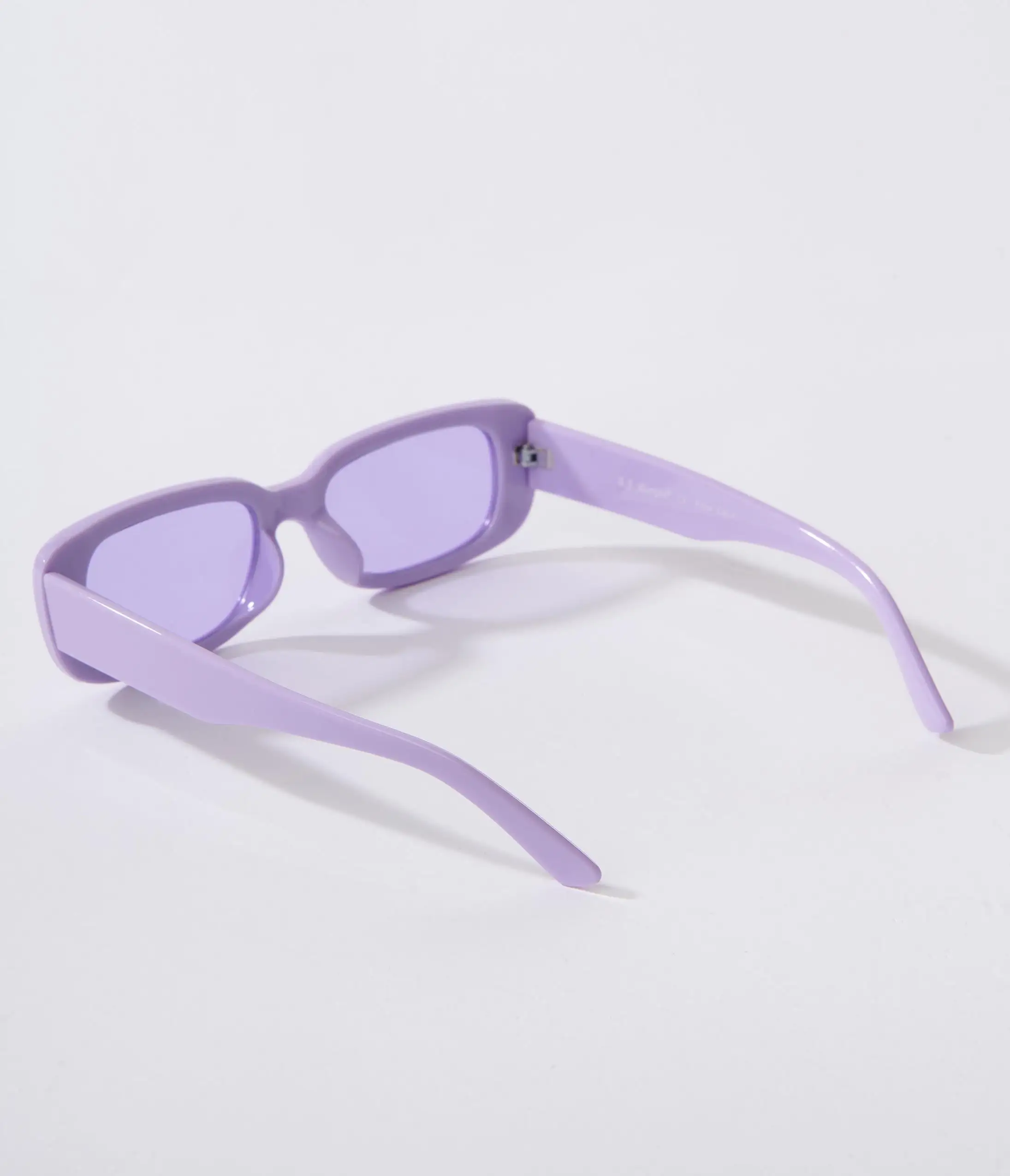 AJ Morgan Eyewear (B2B Wholesale) Lavender & Purple Tint Oval Sunglasses - Image 3