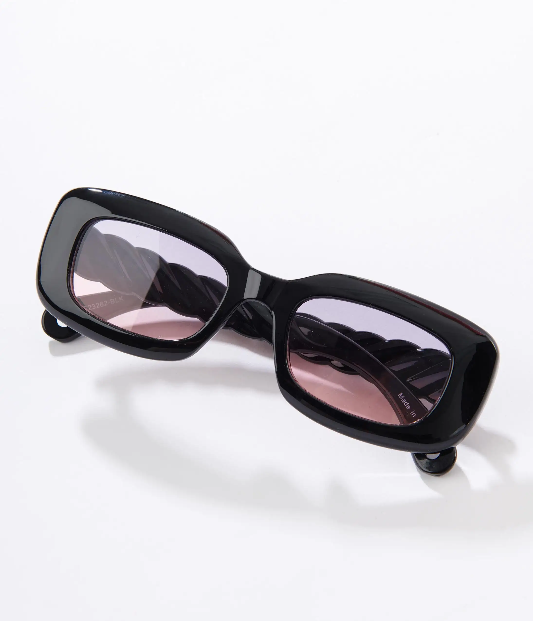 Lucent Product Inc. Black & Pink Ombre Tint Oval Sunglasses - Image 4