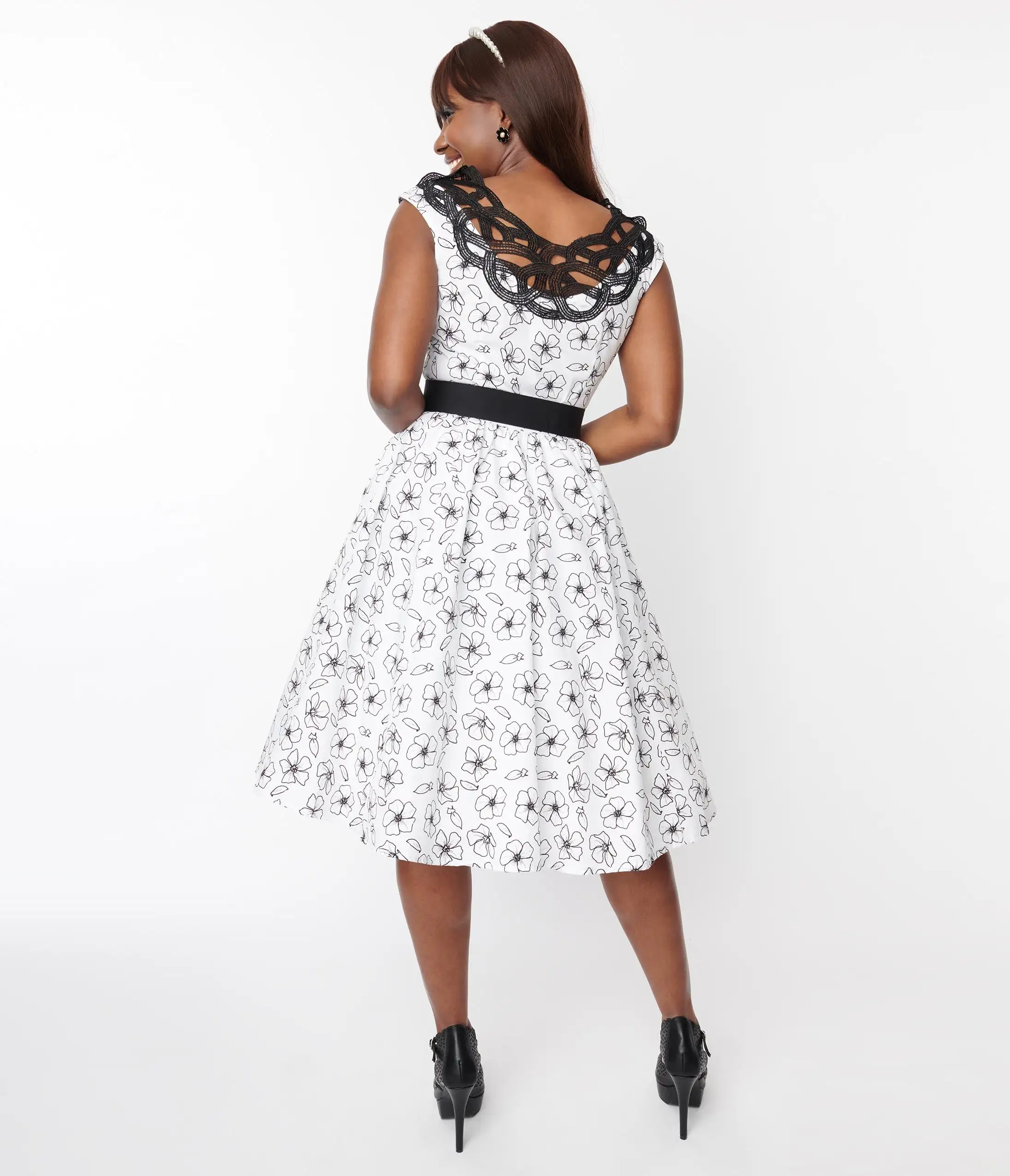 Chic Star White & Black Floral Belted Swing Dress - Image 3