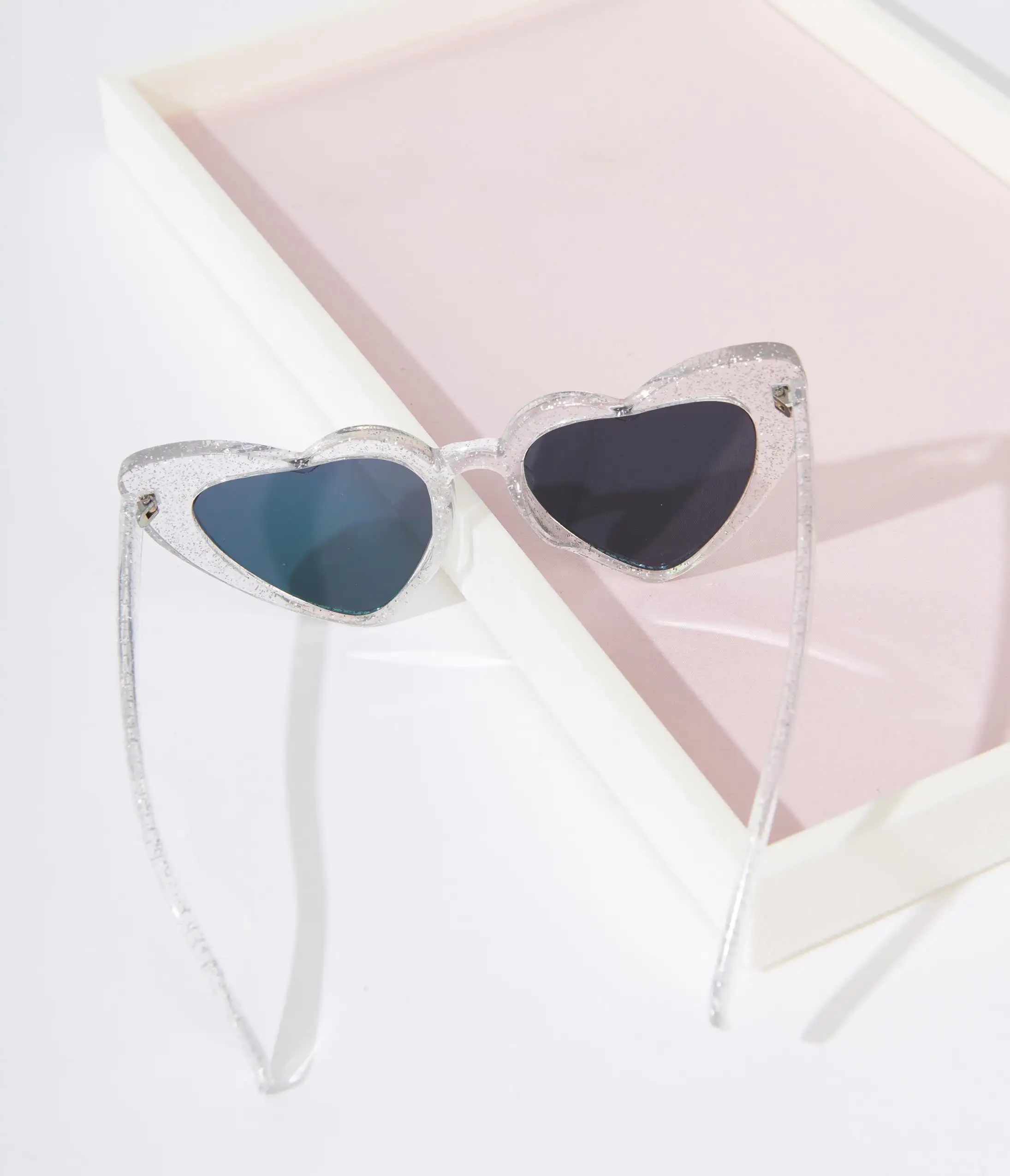 Paper Source Wholesale (Faire) Clear Silver Glitter Heart Cat Eye Sunglasses - Image 2