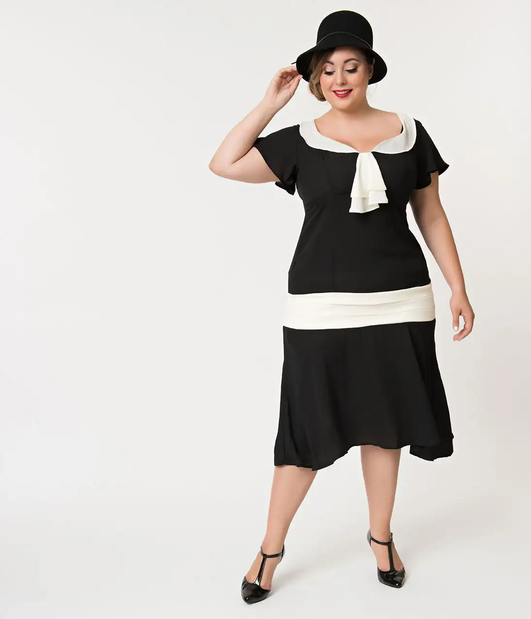Unique Vintage Plus Size 1920s Black & Cream Wilshire Flapper Day Dress - Image 5