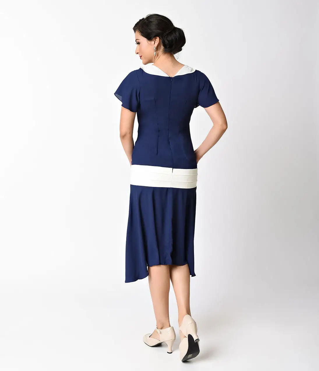 Unique Vintage 1920s Navy Blue & Ivory Wilshire Flapper Day Dress - Image 2